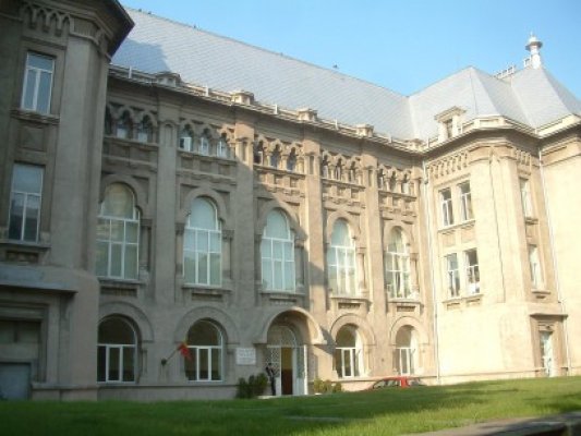 Arhiepiscopia Tomisului trimite alimente vârstnicilor din Buzău